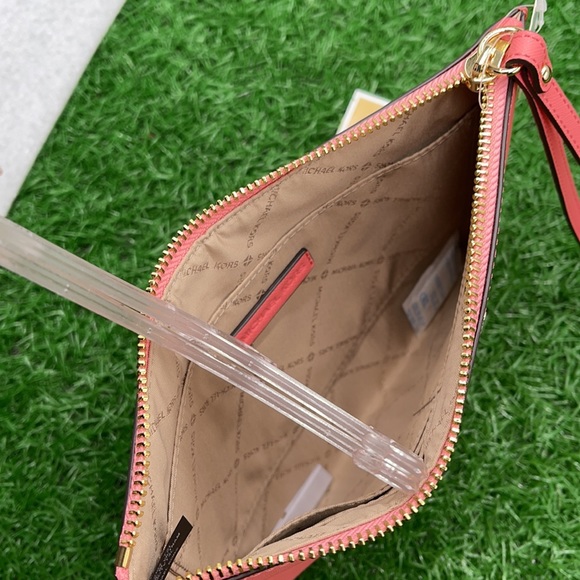 Michael Kors Jet Set Travel XL Zip Clutch Wristlet - Picture 6 of 16